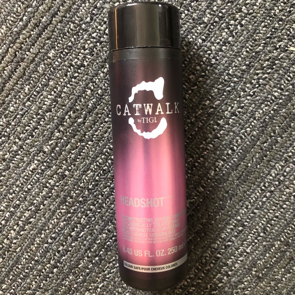 🆕 [TIGI] Catwalk Headshot Conditioner 8.45oz. NEW!